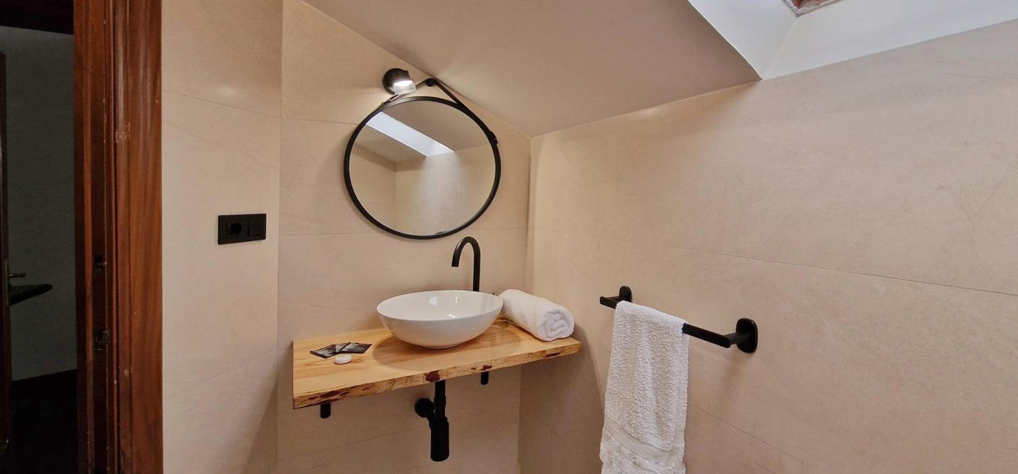 Cosma House Hotel Hinojedo Room photo