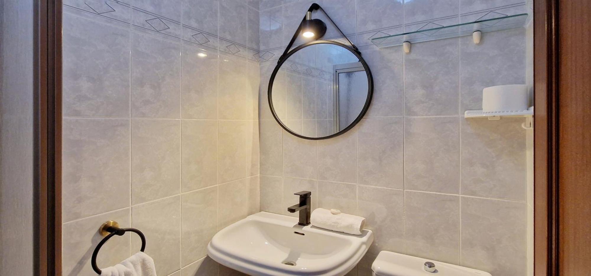 Cosma House Hotel Hinojedo Room photo