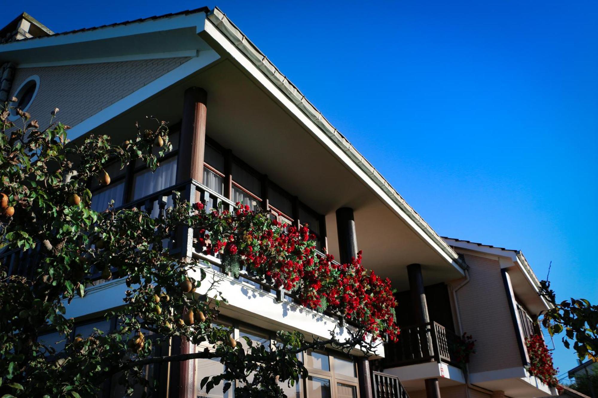 Cosma House Hotel Hinojedo Exterior photo